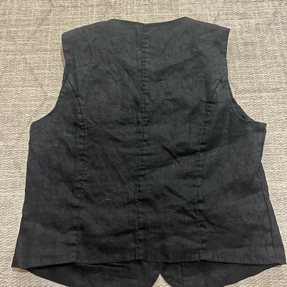 Abercrombie & Fitch Black Button Down Vest WORN ONLY ONCE - Picture 3 of 3